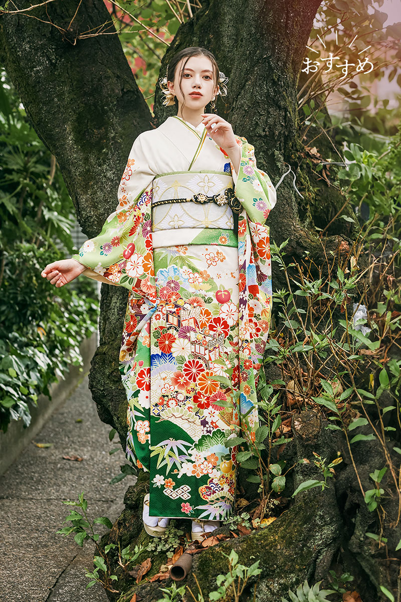 【MK－1408】純白とロイヤルブルーで日本の伝統美を現した振袖 / 特選呉服京彩